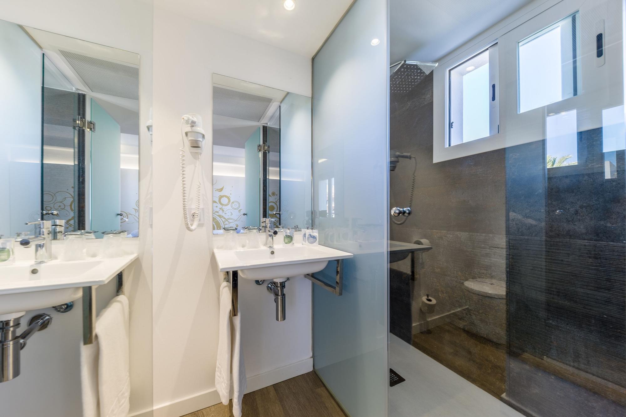 Welikehotel Triton Beach (Adults Only) Cala Ratjada  Zewnętrze zdjęcie
